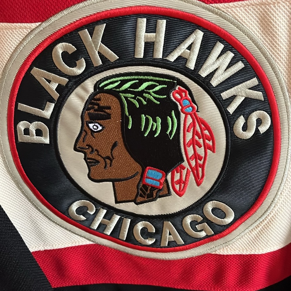 Chicago Blackhawks Bobby Hull 2009 Winter Classic Jersey - Picture 6 of 10